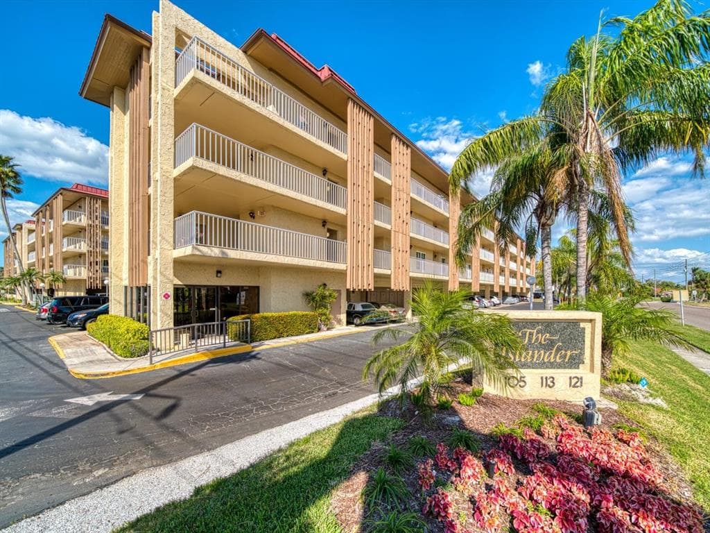 121 ISLAND WAY UNIT 311 CLEARWATER, FL 33767