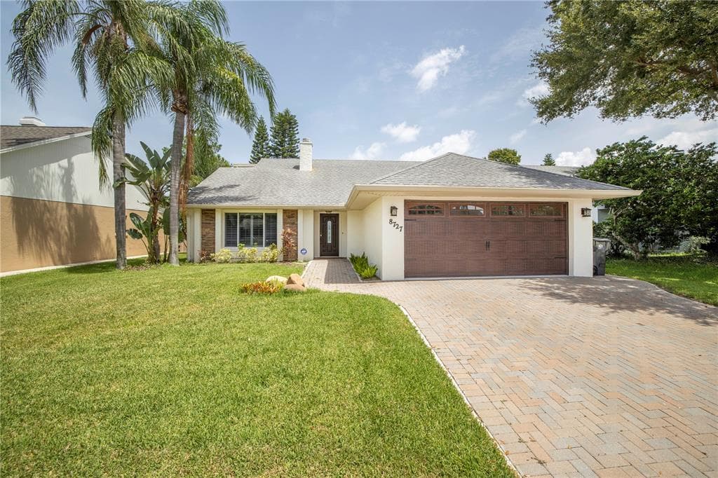 8727 OSAGE DRIVE TAMPA, FL 33634