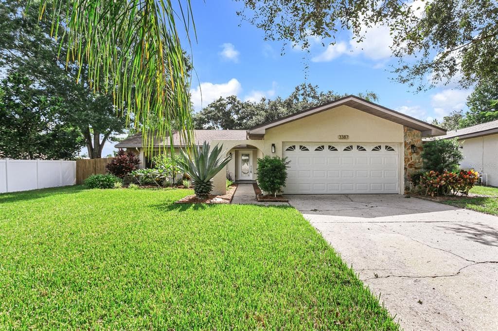 3387 FERNCLIFF LANE CLEARWATER, FL 33761
