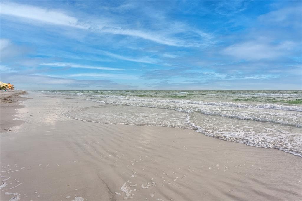 17300 GULF BOULEVARD UNIT 8 NORTH REDINGTON BEACH, FL 33708
