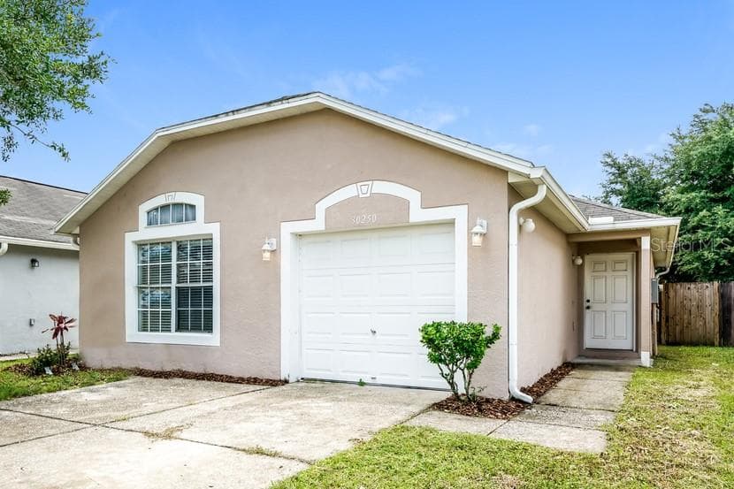 30250 RATTANA COURT WESLEY CHAPEL, FL 33545