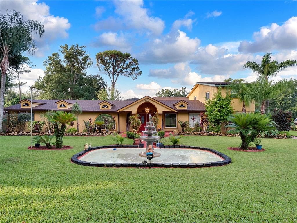 911 CHARLOTTE STREET LONGWOOD, FL 32750