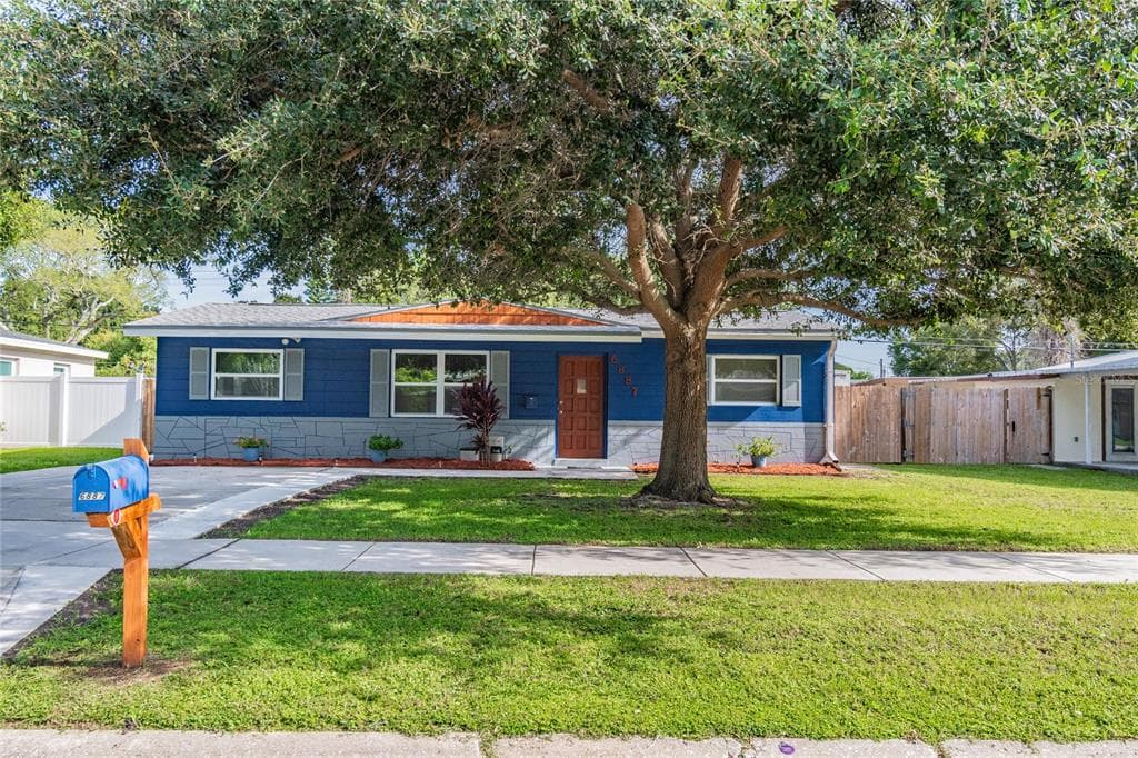 6887 79TH AVENUE N PINELLAS PARK, FL 33781