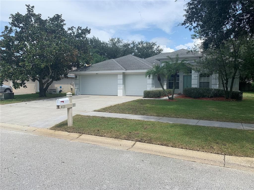 403 CARRIAGE HOUSE LANE TARPON SPRINGS, FL 34688