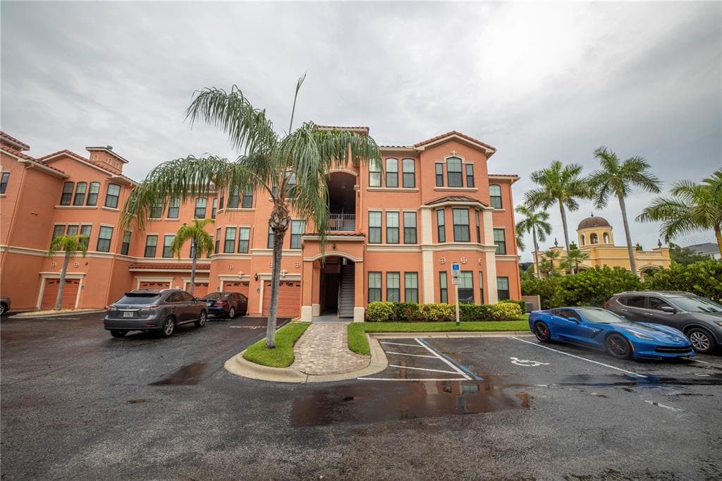 2705 VIA MURANO UNIT 131 CLEARWATER, FL 33764