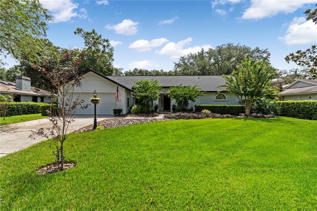 2835 HAMMOCK DRIVE PLANT CITY, FL 33566