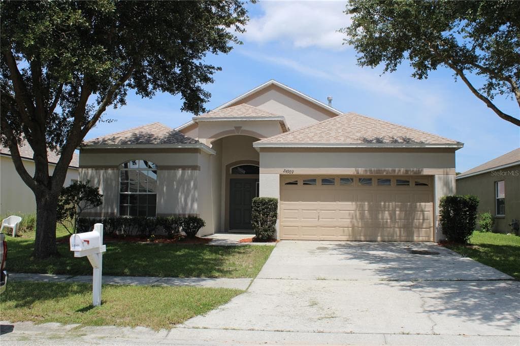 24909 VINTAGE COURT LUTZ, FL 33559