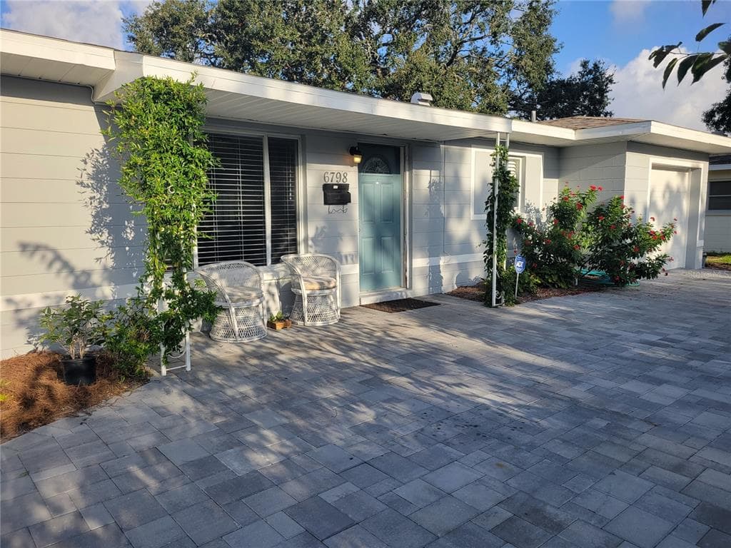 6798 17TH LANE N ST PETERSBURG, FL 33702