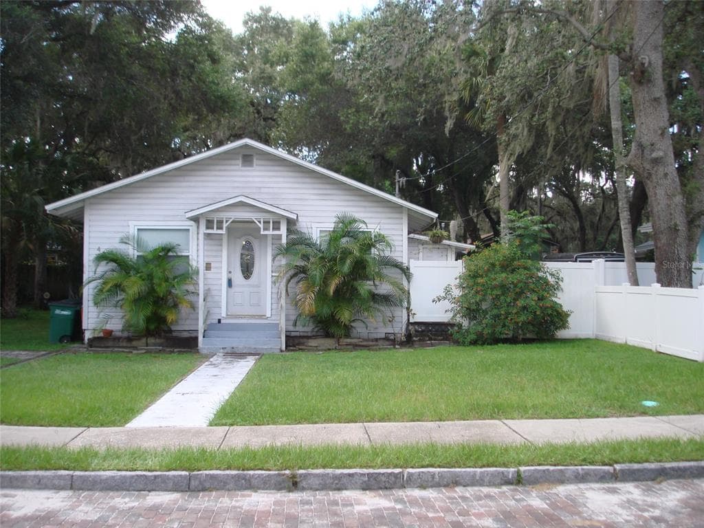 420 5TH STREET N SAFETY HARBOR, FL 34695