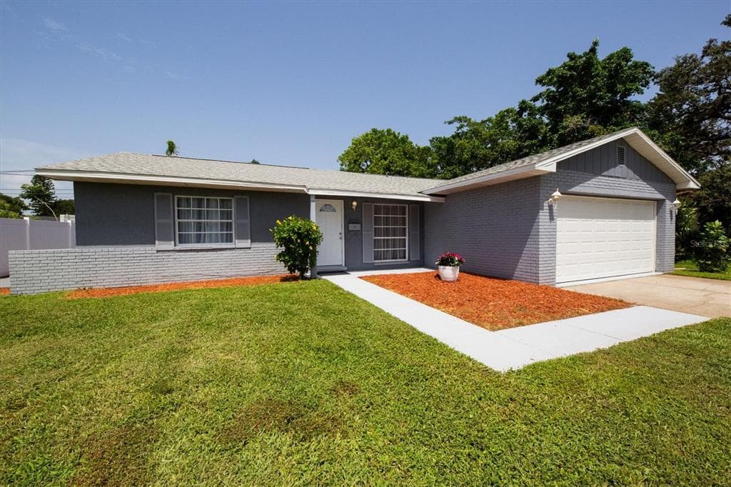 4245 BEACH DRIVE SE ST PETERSBURG, FL 33705