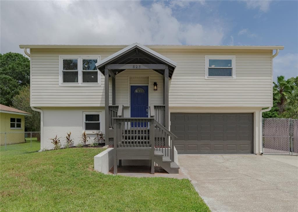825 61ST AVENUE NE ST PETERSBURG, FL 33703