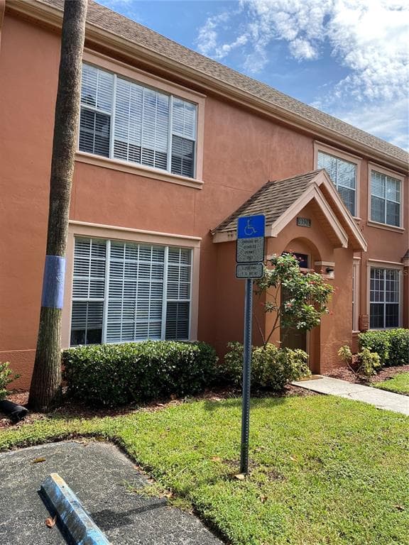 9328 LAKE CHASE ISLAND WAY UNIT 9328 TAMPA, FL 33626