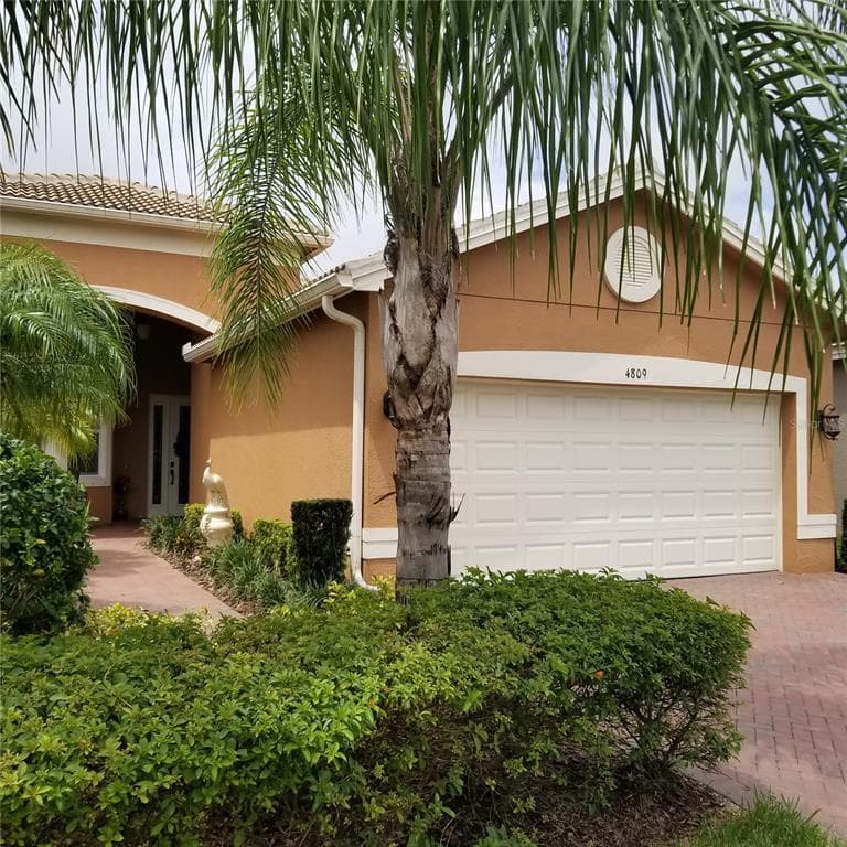 4809 MARBLE SPRINGS CIRCLE WIMAUMA, FL 33598