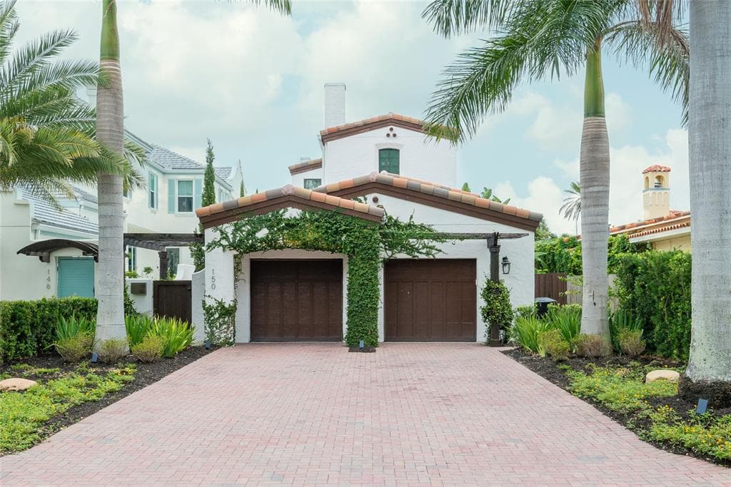 150 RICARDO WAY NE ST PETERSBURG, FL 33704