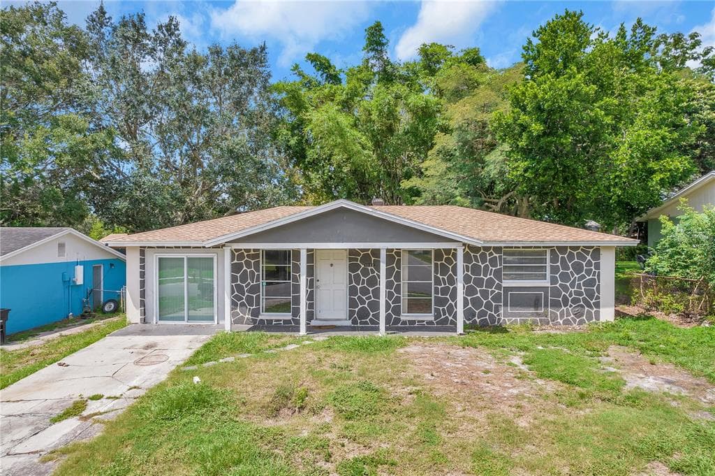 1132 HOLLYWOOD AVENUE CLEARWATER, FL 33759