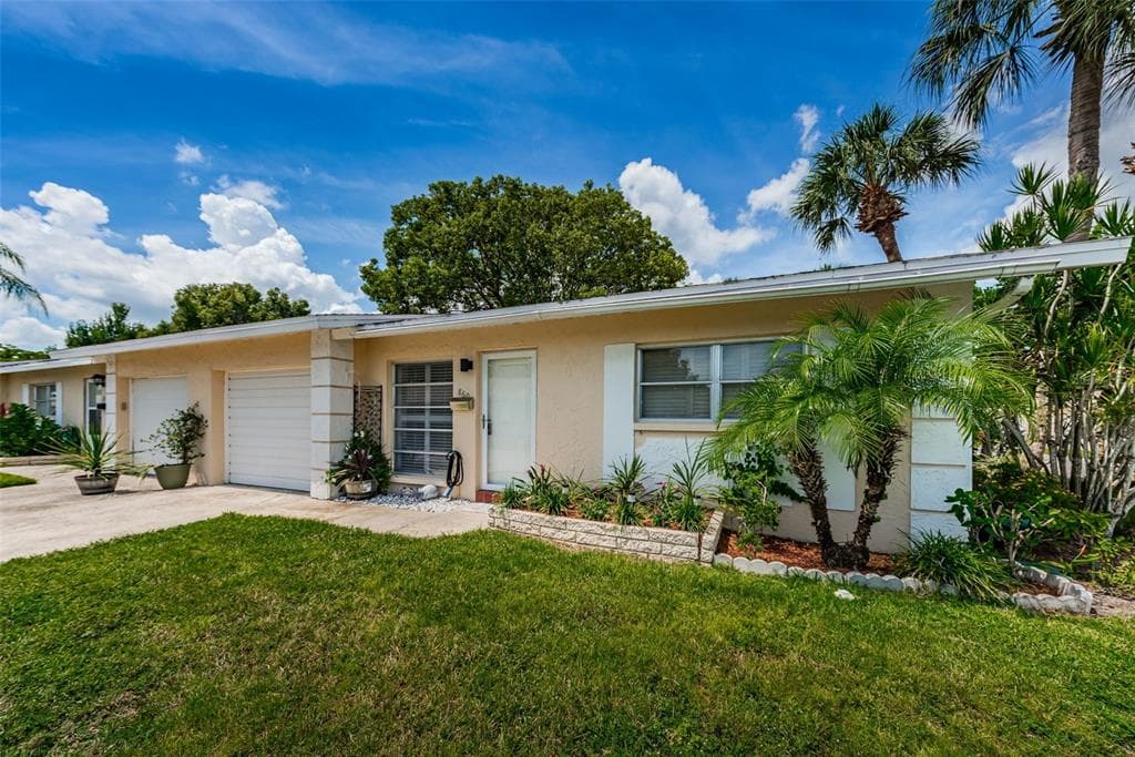 860 CAMBRIDGE COURT UNIT 4 DUNEDIN, FL 34698