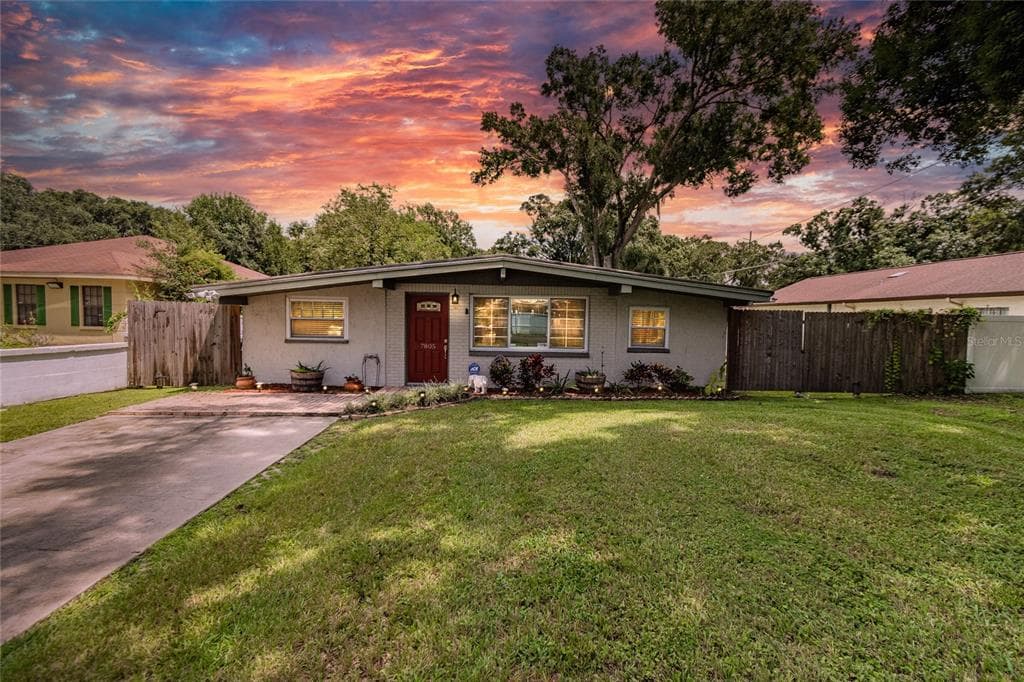 7805 N GLEN AVENUE TAMPA, FL 33614