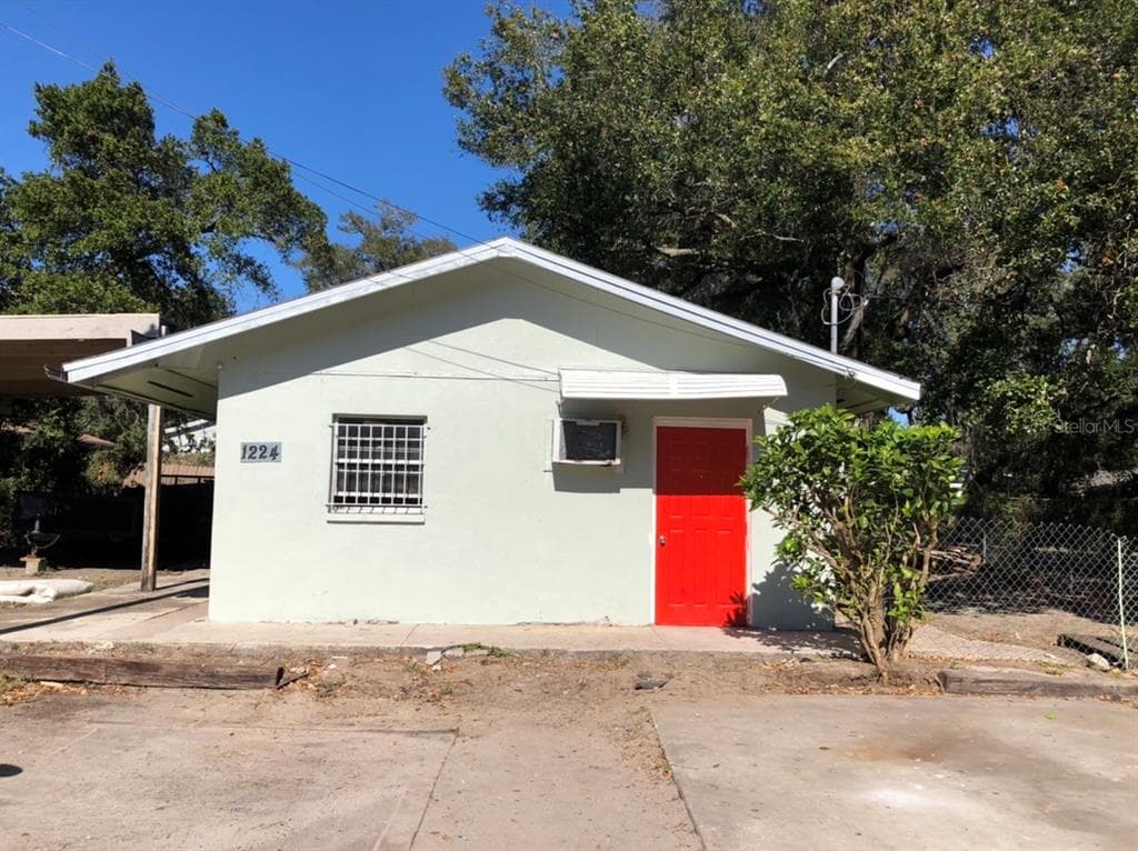 1224 E DR MARTIN LUTHER KING JR BOULEVARD