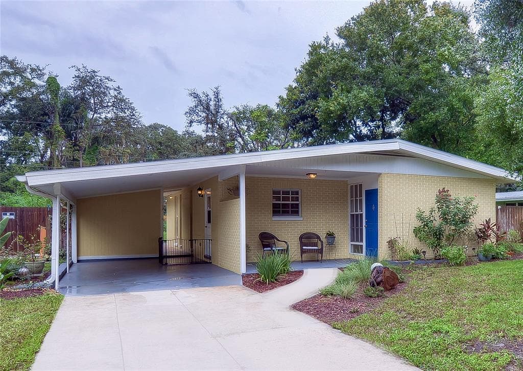 931 LAKEWOOD AVENUE TAMPA, FL 33613