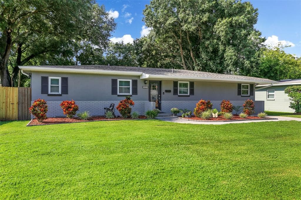 4616 W BAY COURT AVENUE TAMPA, FL 33611