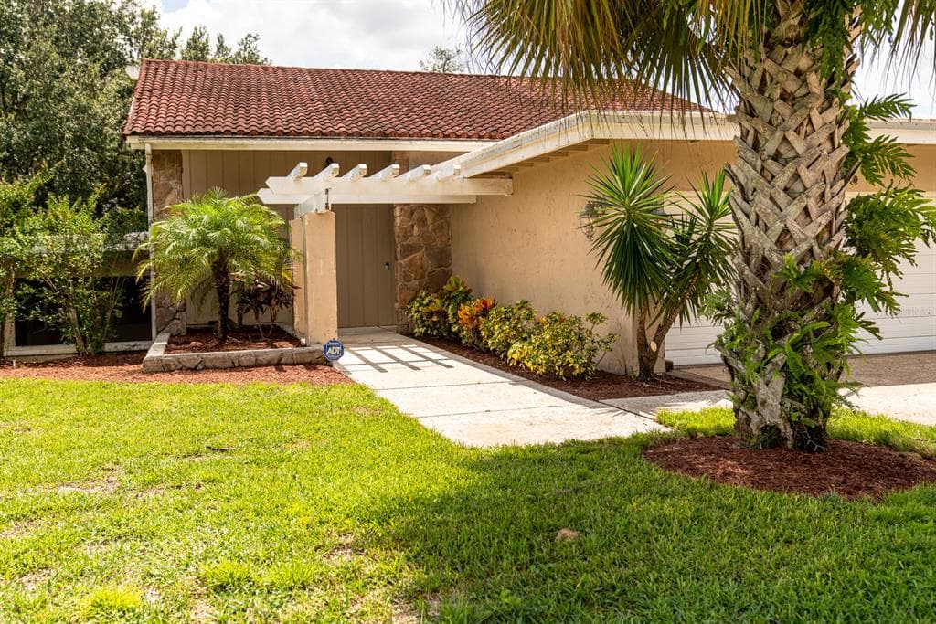 104 ARROWHEAD LN HAINES CITY, FL 33844