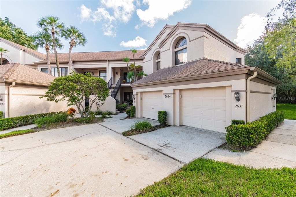 3014 RED OAK COURT UNIT 203 PALM HARBOR, FL 34684
