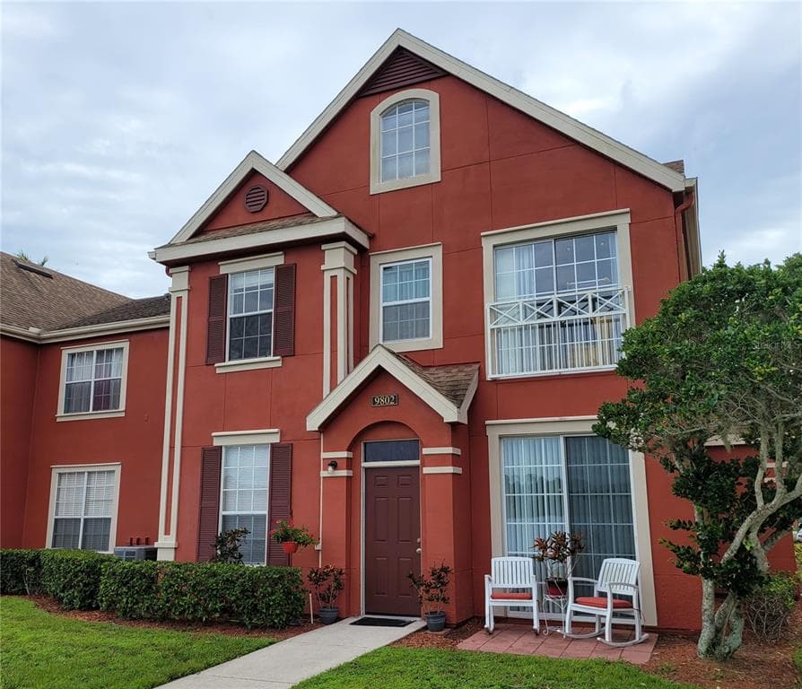 9802 LAKE CHASE ISLAND WAY UNIT 9802 TAMPA, FL 33626