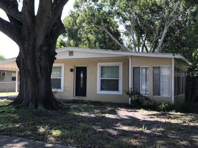 2906 W WINTHROP ROAD TAMPA, FL 33611