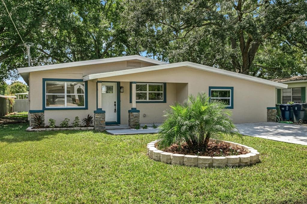3618 W BAY AVENUE TAMPA, FL 33611