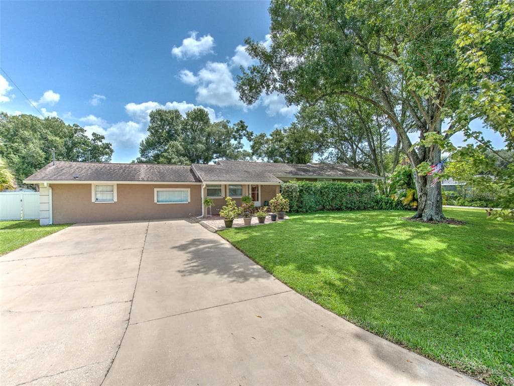 2303 W ELDRED DRIVE TAMPA, FL 33603