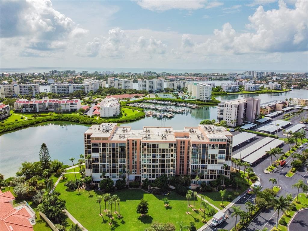 7400 SUN ISLAND DRIVE S UNIT 304 SOUTH PASADENA, FL 33707