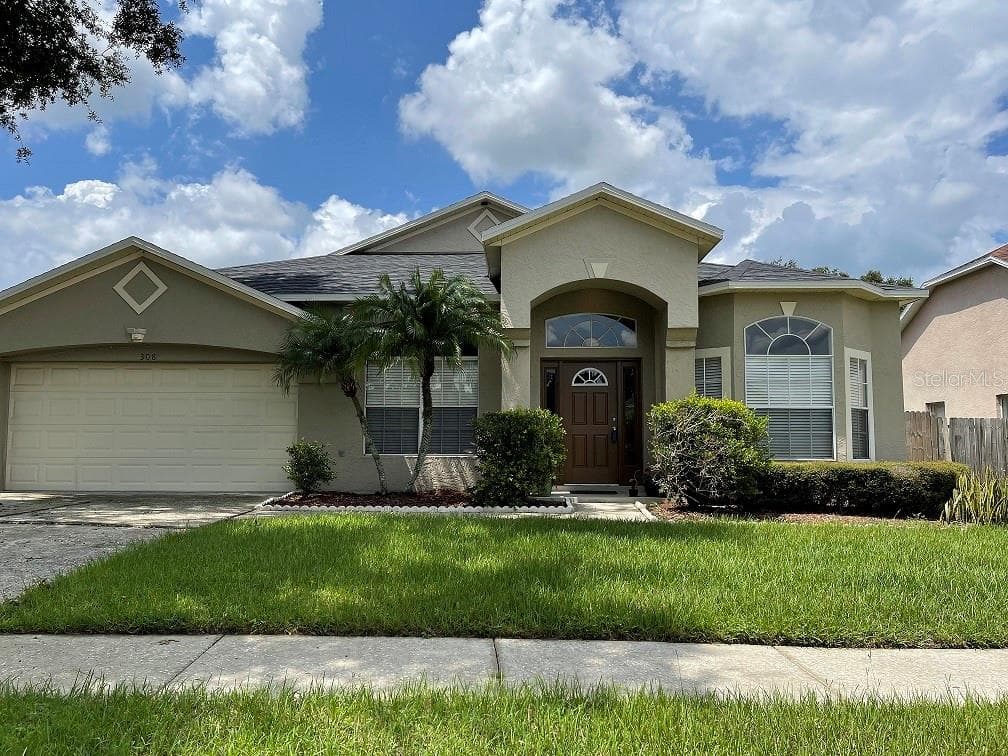 308 CRYSTAL GOBLET COURT VALRICO, FL 33594