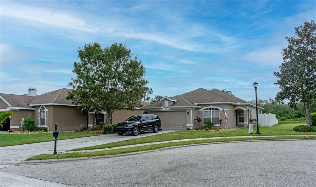 9445 BEAUFORT COURT NEW PORT RICHEY, FL 34654