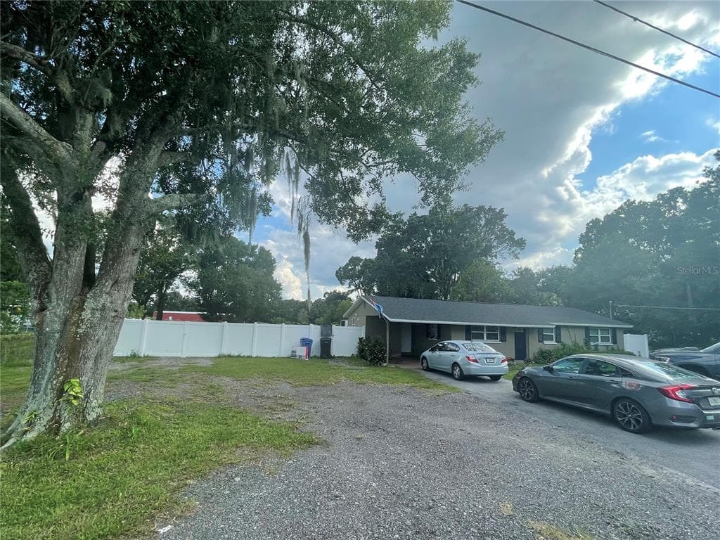 403 CHARLIE GRIFFIN ROAD PLANT CITY, FL 33566