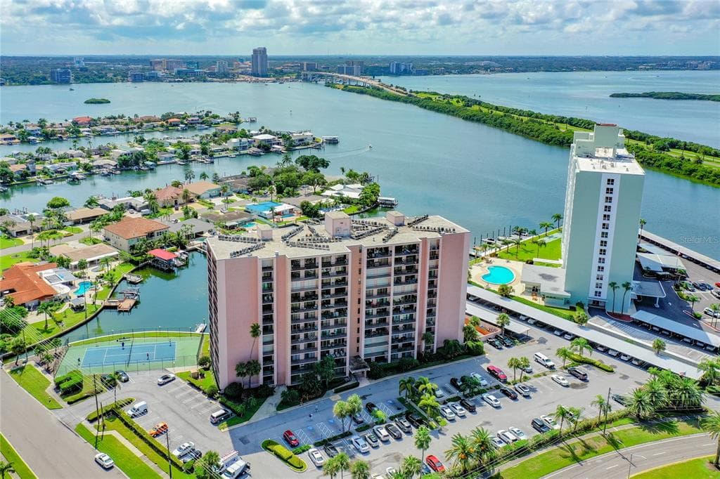 51 ISLAND WAY UNIT 504 CLEARWATER, FL 33767