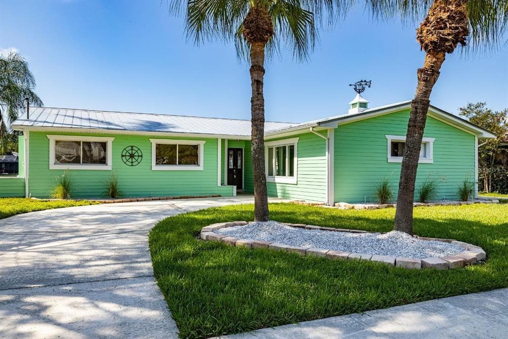 8414 BOXWOOD DRIVE TAMPA, FL 33615