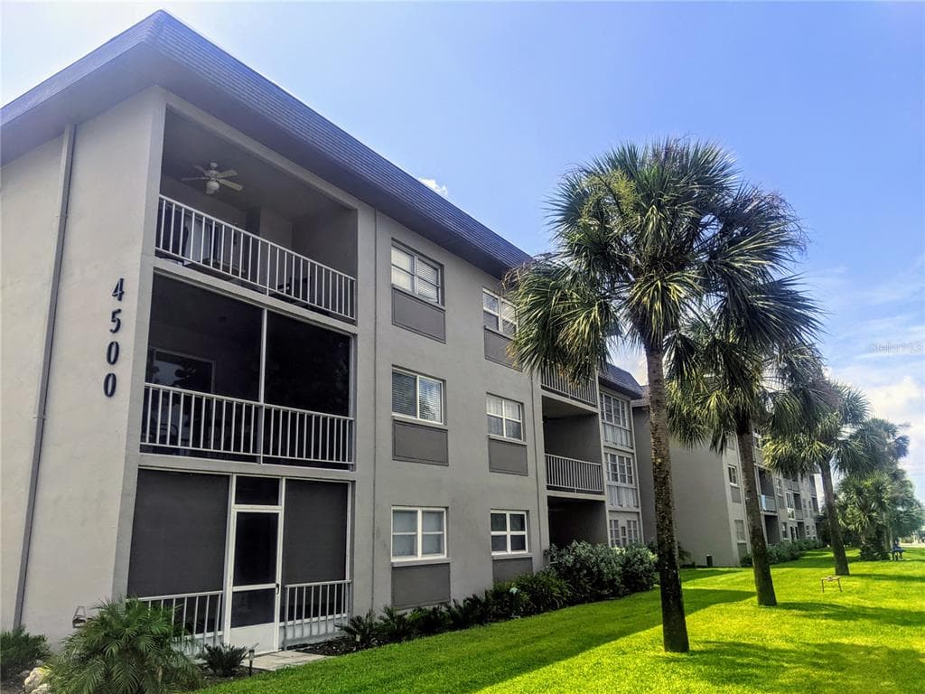 4500 37TH STREET S UNIT 10 ST PETERSBURG, FL 33711