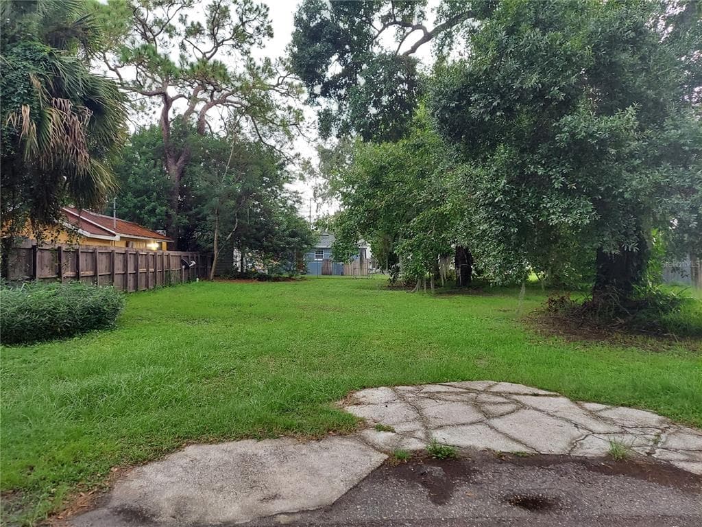 2009 DAVIS STREET TAMPA, FL 33605