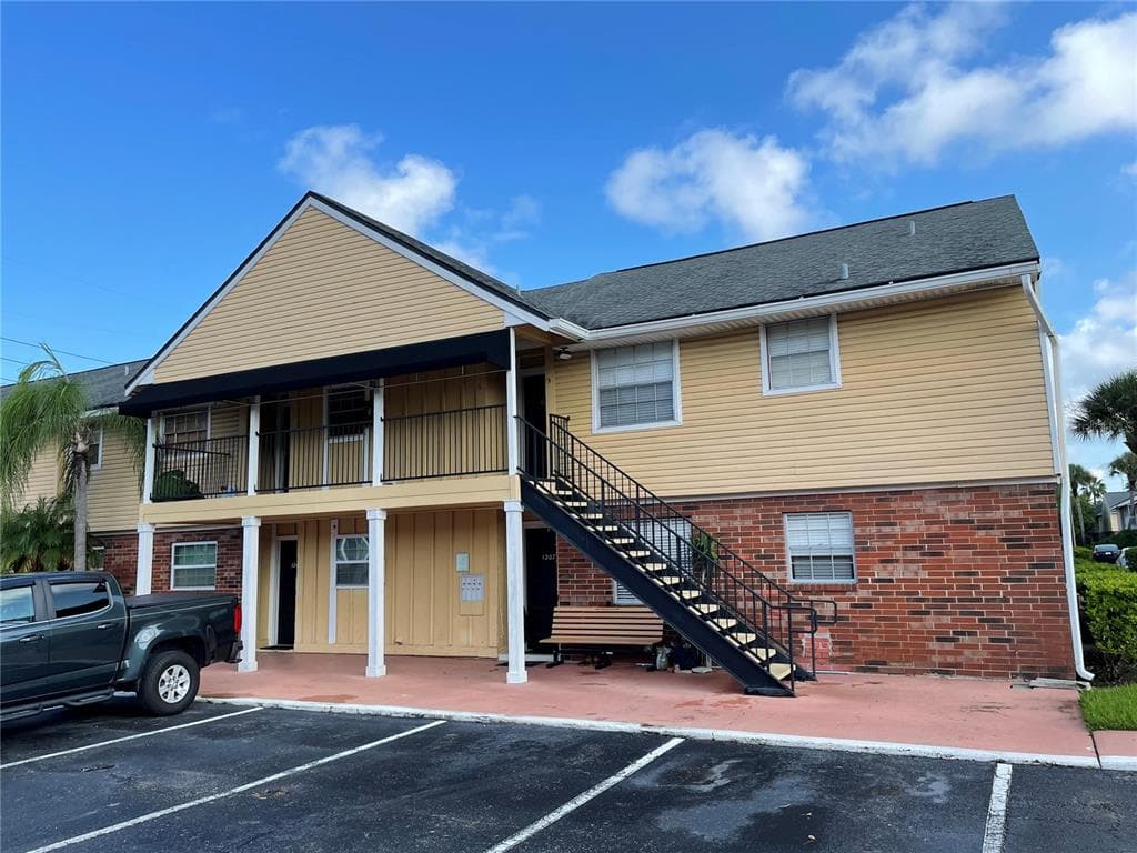 200 COUNTRY CLUB DRIVE UNIT 1208 LARGO, FL 33771