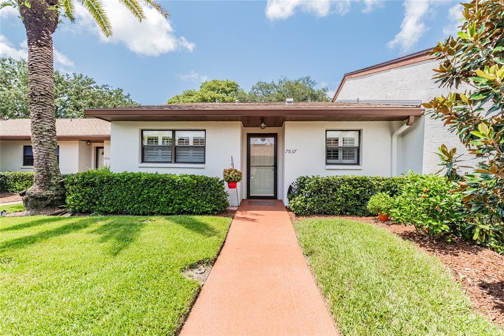 7837 RADCLIFFE CIRCLE PORT RICHEY, FL 34668