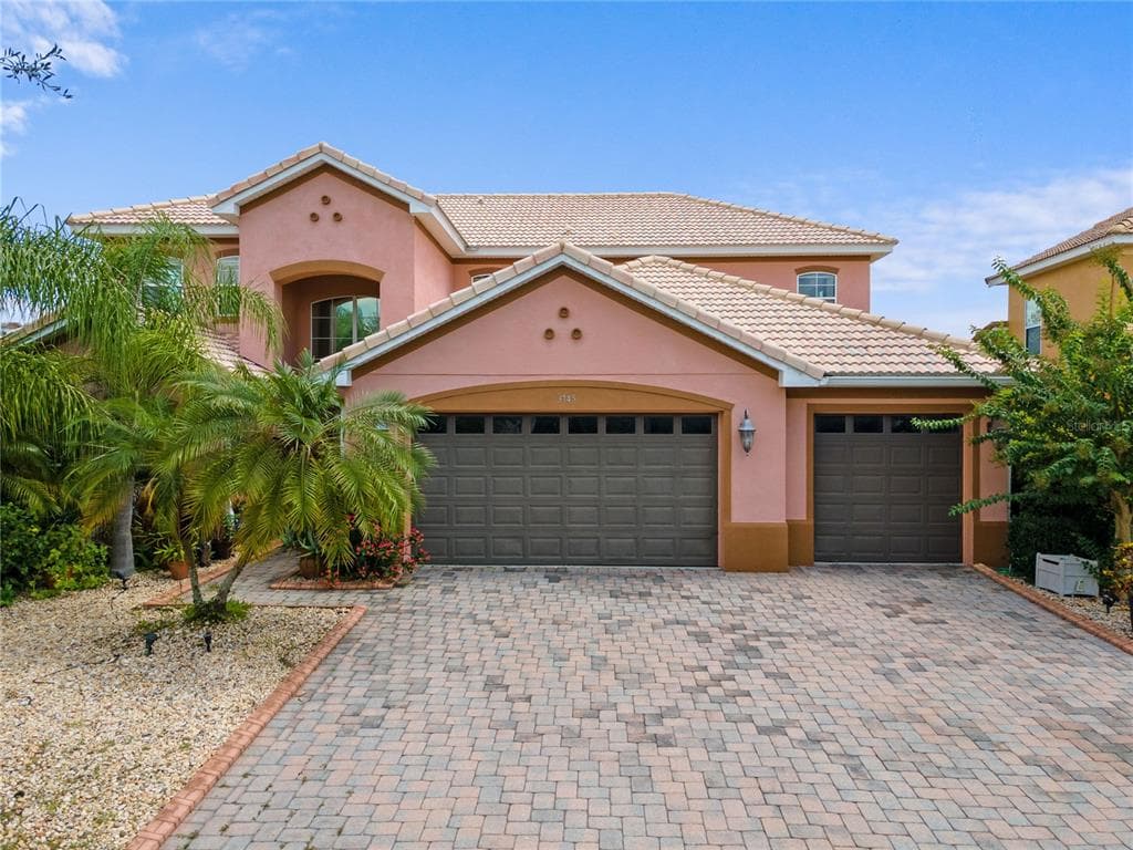 3745 EAGLE ISLE CIRCLE KISSIMMEE, FL 34746