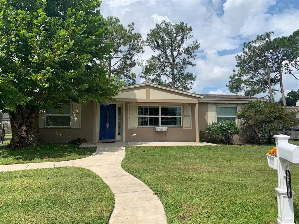 2605 ASTURIAS PLACE TAMPA, FL 33619