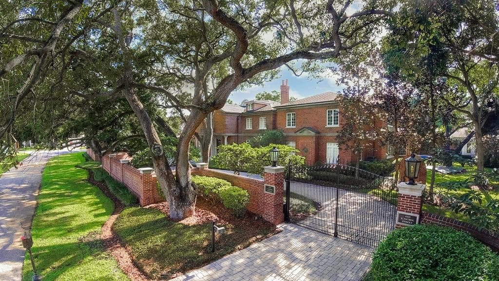 5225 S NICHOL STREET TAMPA, FL 33611