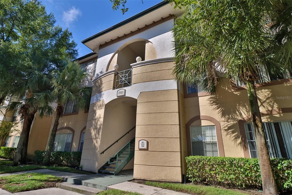 17110 CARRINGTON PARK DRIVE UNIT 818 TAMPA, FL 33647