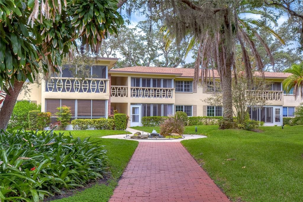 1515 BAYSHORE BOULEVARD UNIT 18 DUNEDIN, FL 34698