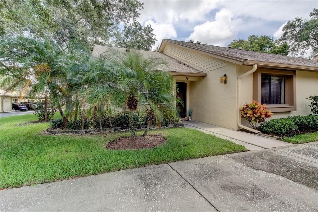 2538 OAKLEAF LANE UNIT 33A CLEARWATER, FL 33763