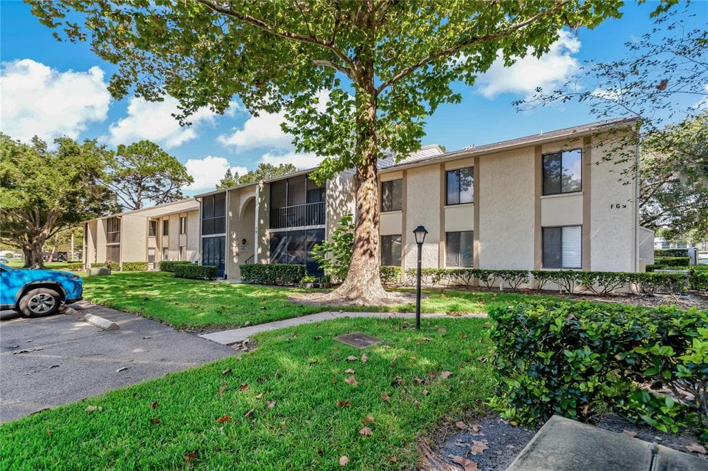 1441 PINE GLEN LANE UNIT D2 TARPON SPRINGS, FL 34688