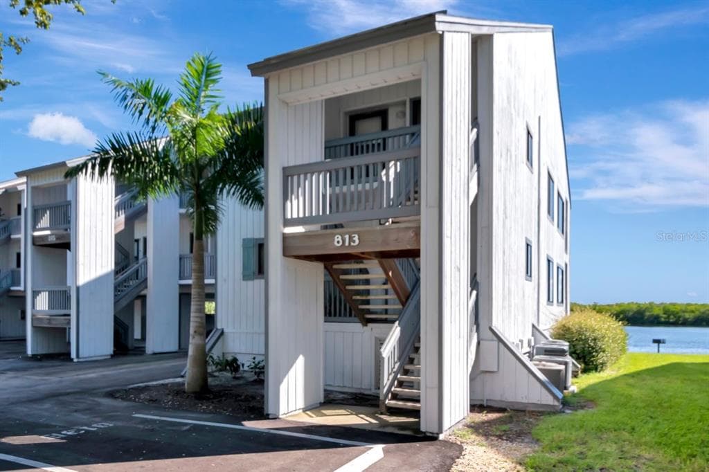 813 BAHIA DEL SOL DRIVE UNIT 33 RUSKIN, FL 33570