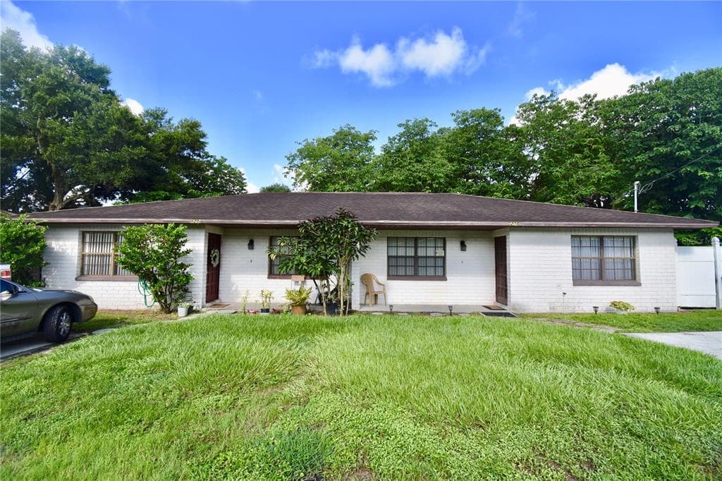 5206 LEMON AVENUE SEFFNER, FL 33584