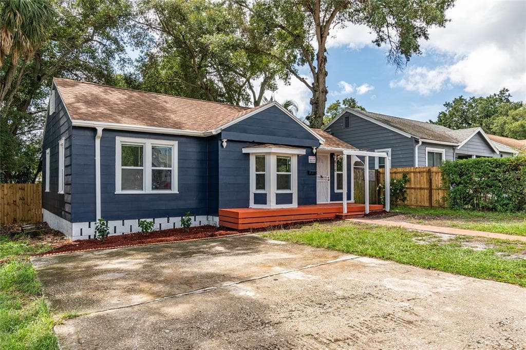 810 16TH AVENUE S ST PETERSBURG, FL 33701